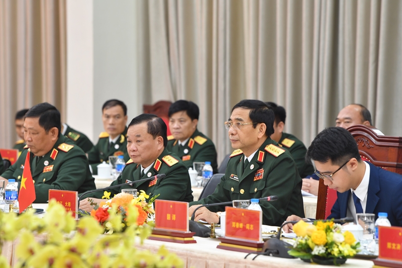 Đại tướng Phan Văn Giang và Đoàn đại biểu cấp cao Bộ Quốc phòng Việt Nam tại Hội đàm.