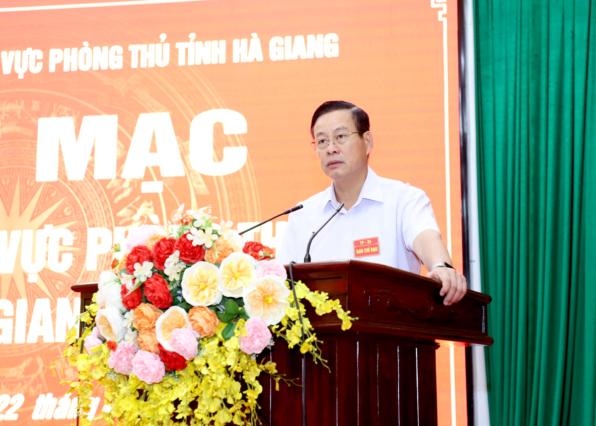 Chủ tịch UBND tỉnh Nguyễn Văn Sơn phát biểu khai mạc cuộc diễn tập.