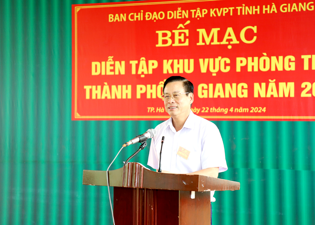 Chủ tịch UBND tỉnh Nguyễn Văn Sơn phát biểu bế mạc cuộc diễn tập.