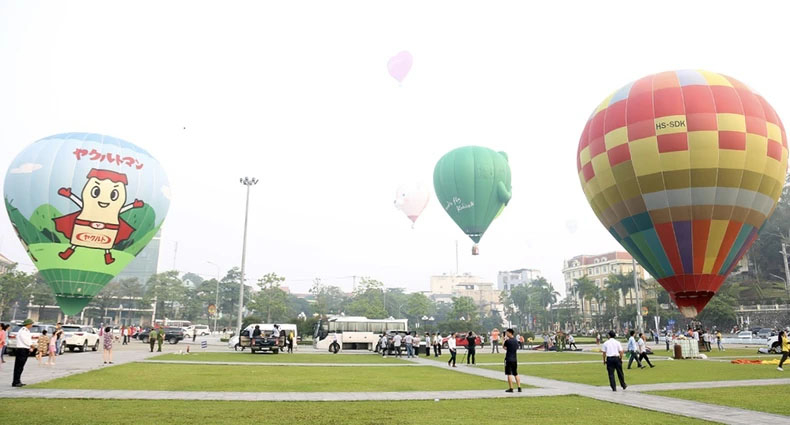 Lễ hội quy tụ 22 khinh khí cầu tiêu chuẩn quốc tế đến từ nhiều quốc gia.