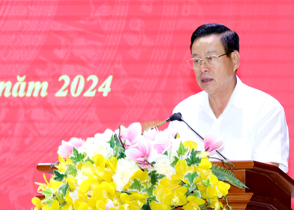 Phó Bí thư Tỉnh ủy, Chủ tịch UBND tỉnh Nguyễn Văn Sơn tổng hợp các ý kiến thảo luận.