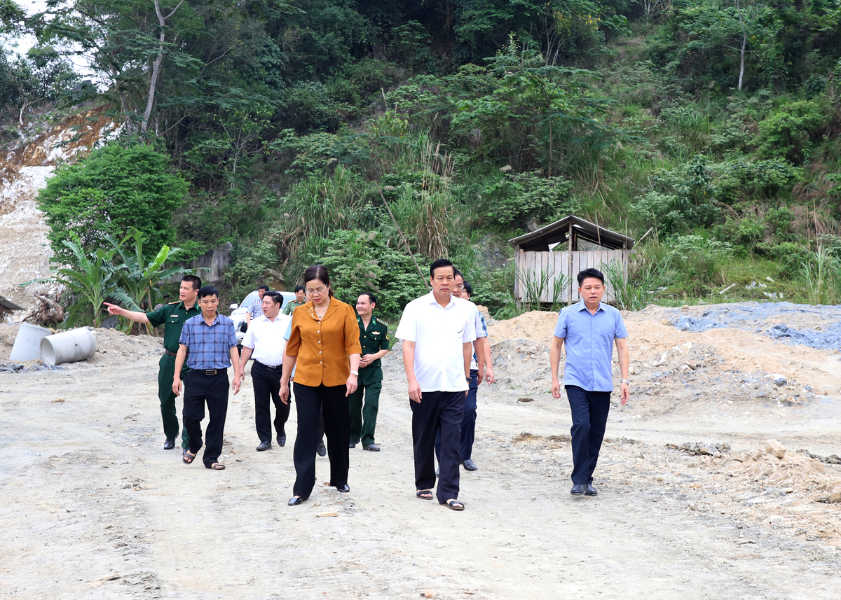 Chủ tịch UBND tỉnh Nguyễn Văn Sơn kiểm tra tiến độ xây dựng khu thương mại biên mậu Nà La.