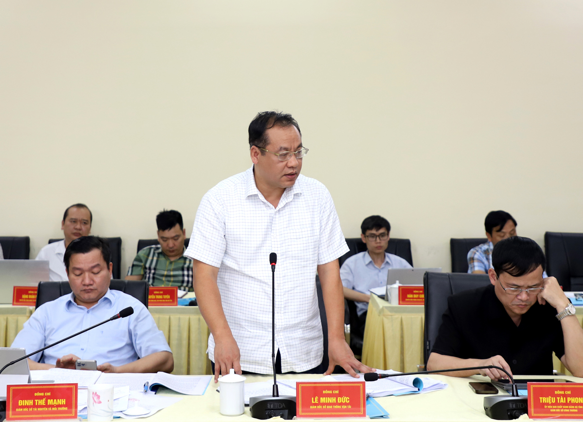 Giám đốc Sở Giao thông vận tải Lê Minh Đức kiến nghị huyện Bắc Quang tập trung huy động nguồn lực để hoàn thiện hệ thống đường giao thông nông thôn.