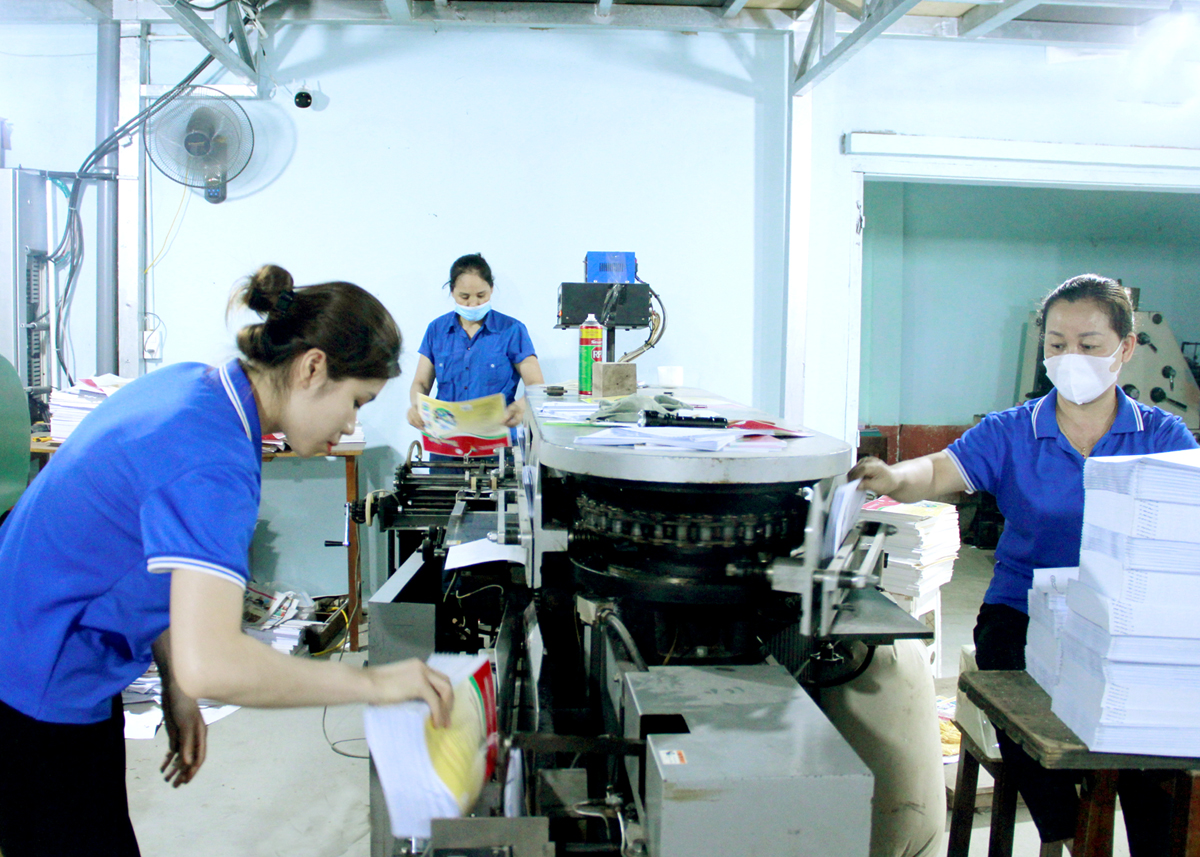 Không khí sản xuất nhộn nhịp tại Công ty Cổ phần In Hà Giang.
