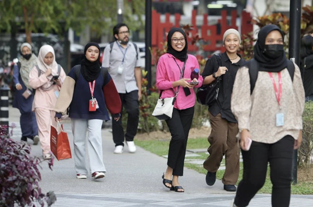 Malaysia’s labour market is expected to strengthen further in 2024 due to encouraging momentum in the domestic economy and recovery in external trade. (Photo: www.nst.com.my)
