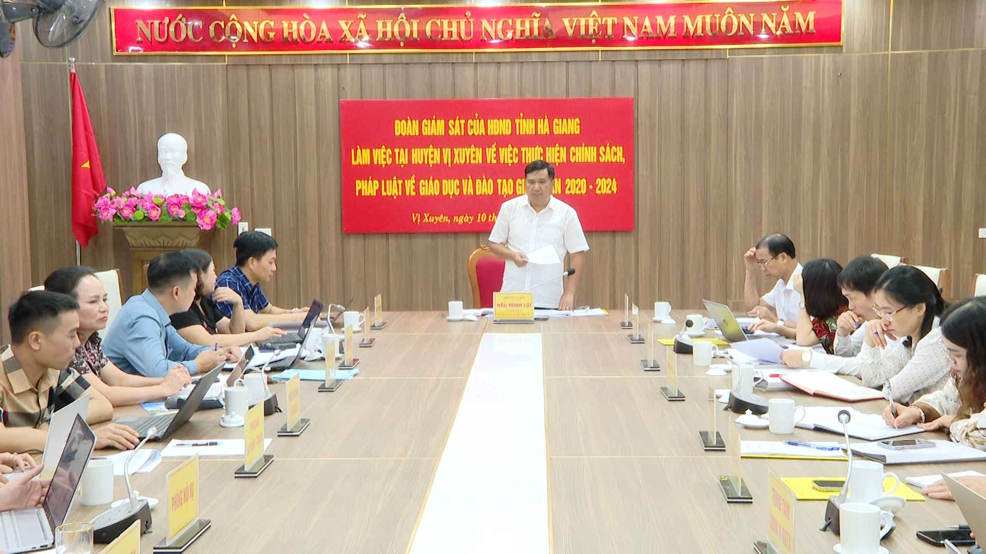Phó Chủ tịch HĐND tỉnh Hầu Minh Lợi phát biểu kết luận buổi giám sát.