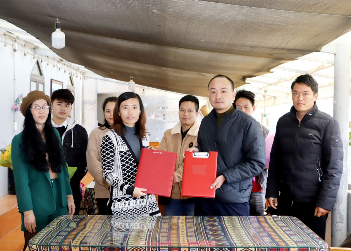 The signing of a cooperation agreement between Dalian Tianshan International Trading Co., Ltd., Yunnan (China) and ZA GHI One-Member Co., Ltd., Meo Vac (Ha Giang).