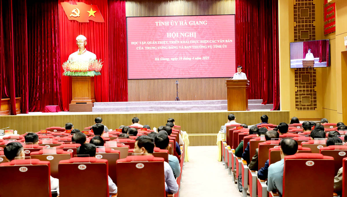 Quang cảnh hội nghị