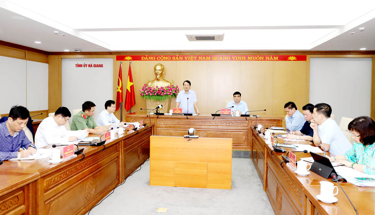 Quanh cảnh phiên họp