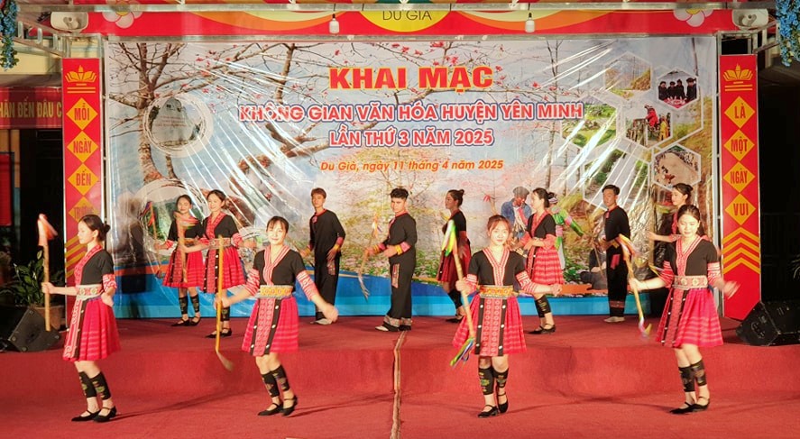 Chương trình nghệ thuật mang đậm bản sắc văn hóa.