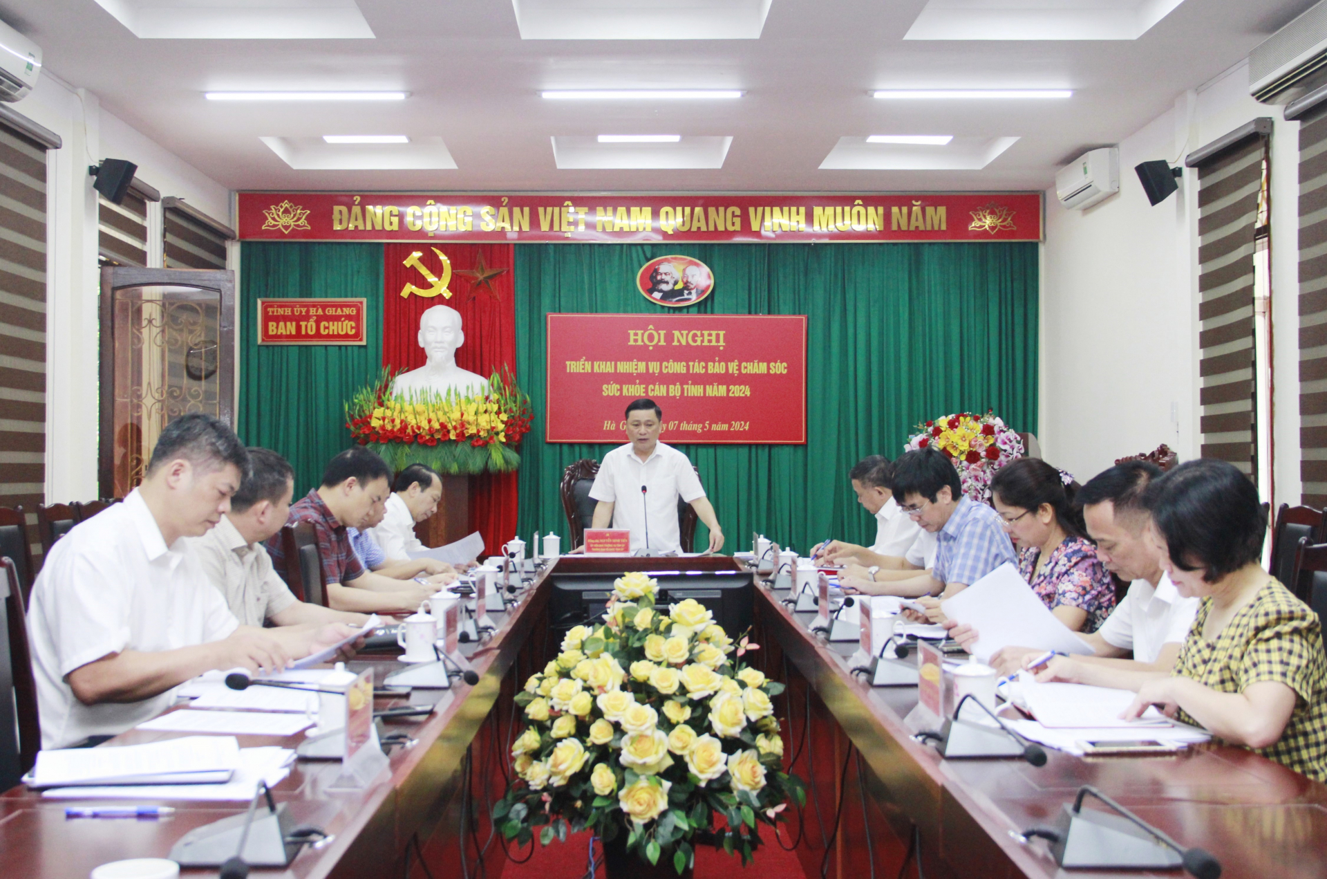 Trưởng Ban Tổ chức Tỉnh ủy, Trưởng ban BV,CSSKCB tỉnh Nguyễn Minh Tiến kết luận hội nghị.