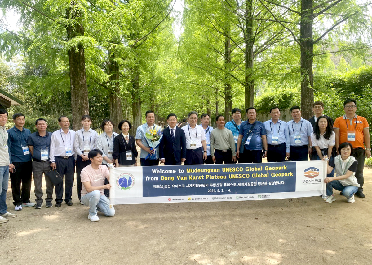 Chính quyền các quận Hwasun và Damyang trong vùng CVĐC toàn cầu UNESCO Mudeungsan (Hàn Quốc) tiếp Đoàn công tác tỉnh Hà Giang