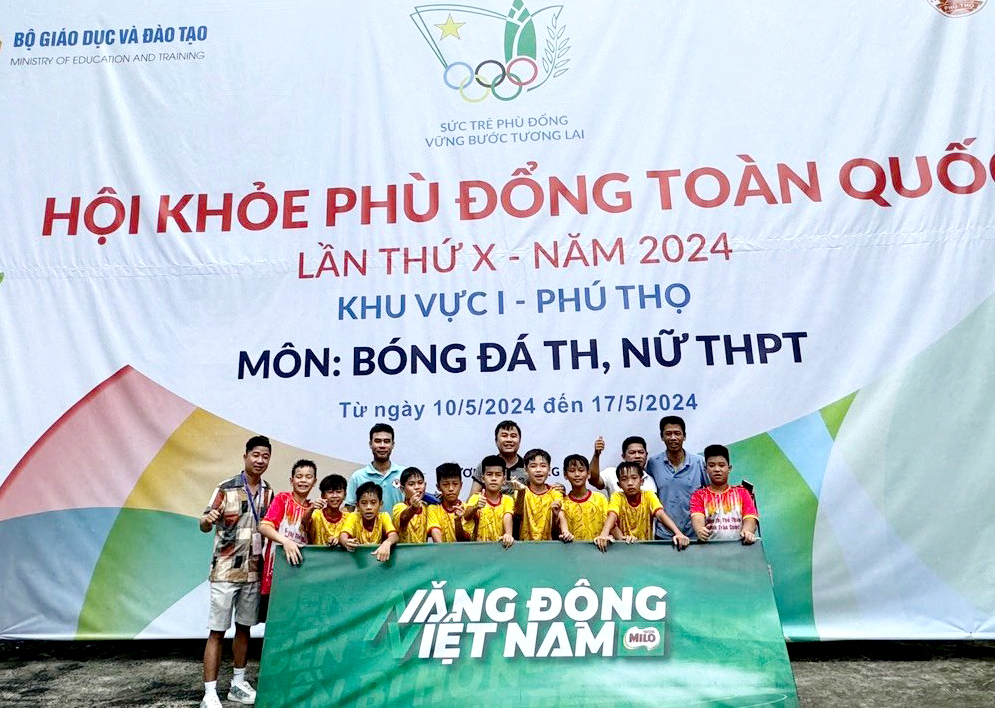 Đội bóng Tiểu học của Hà Giang xuất sắc giành quyền tham dự Hội khỏe Phù Đổng toàn quốc.    Ảnh: CTV