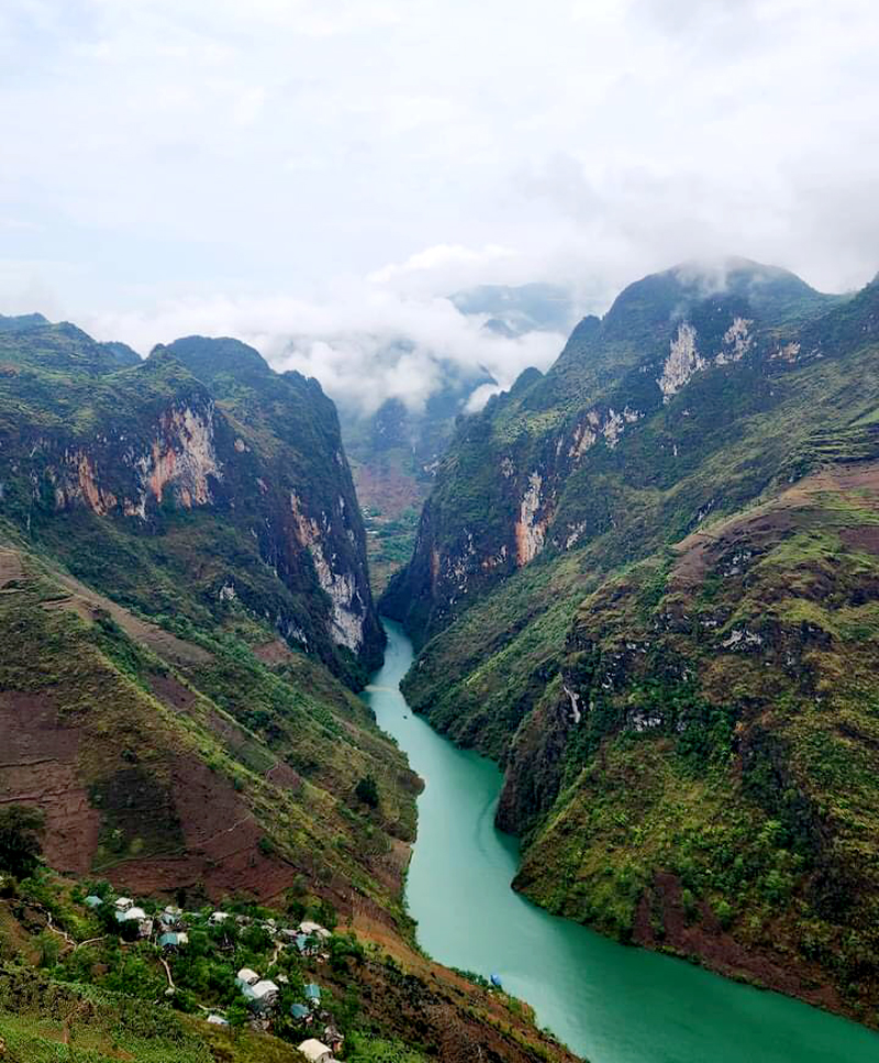 Hẻn tu  sản. Ảnh: PHAN THOA