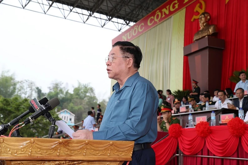 Đồng chí Nguyễn Trọng Nghĩa, Bí thư Trung ương Đảng, Trưởng Ban Tuyên giáo Trung ương, Phó Trưởng Ban Thường trực Ban chỉ đạo, chủ trì chương trình sơ duyệt.