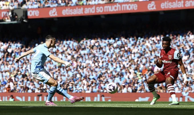 Phil Foden là ngôi sao sáng nhất của Manchester City.