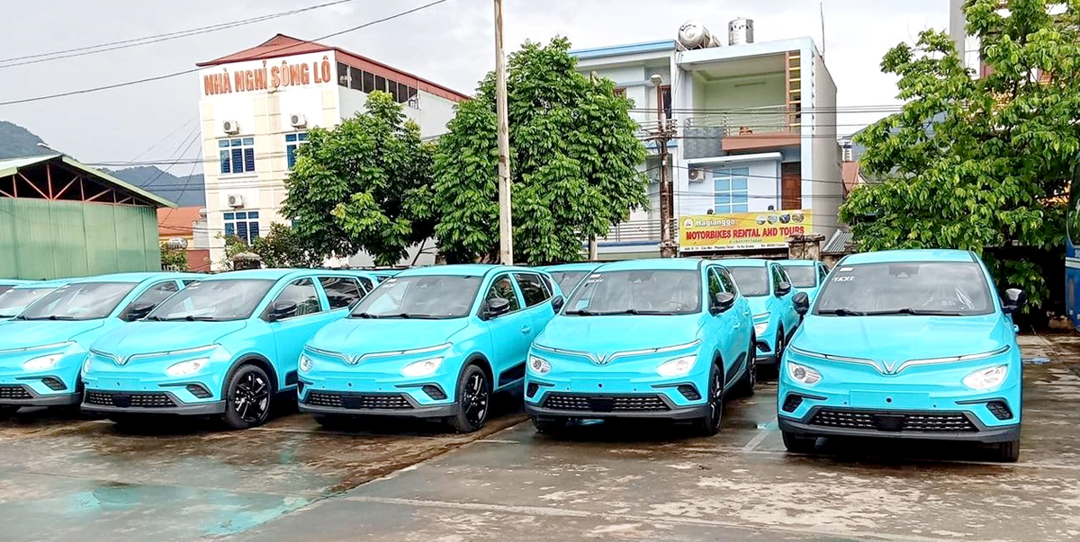 Electric taxis do not cause environmental pollution or noise while spreading a green and sustainable lifestyle to the community.