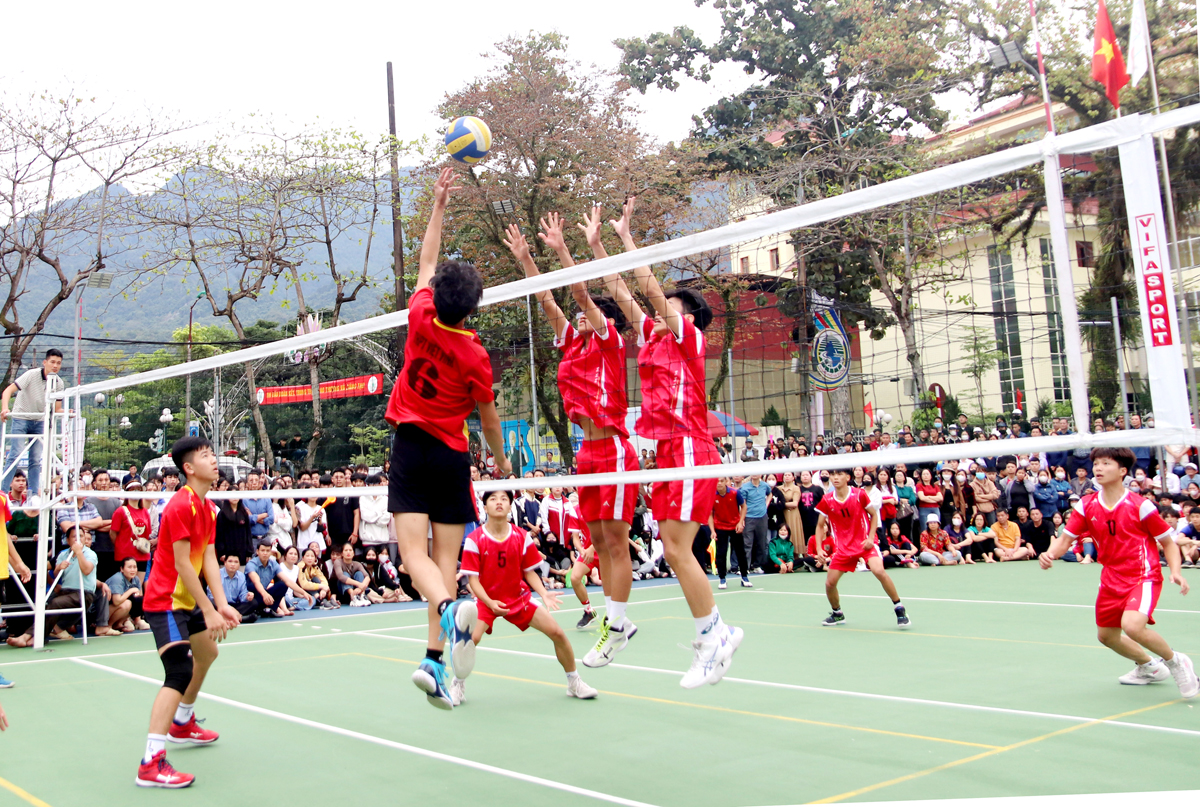 Đoàn viên khối trường học tích cực tham gia thi đấu thể thao tại Hội khỏe Phù Đổng tỉnh Hà Giang năm 2024.