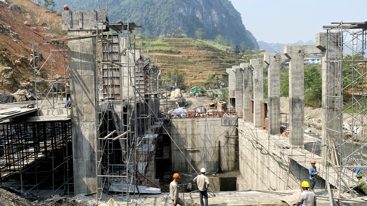 Nhà máy Thủy điện Nậm Lang (Lũng Hồ - Yên Minh) dự kiến hoàn thành, phát điện lên lưới quốc gia vào cuối năm nay.