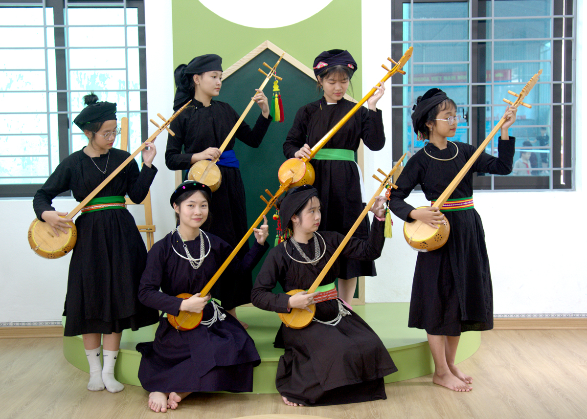 Thế hệ trẻ xã Bằng Lang (Quang Bình) tích cực bảo tồn văn hóa truyền thống của địa phương.