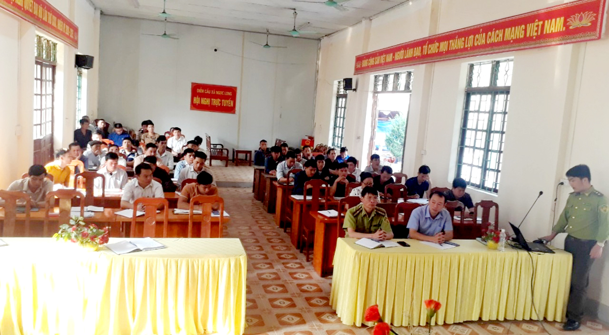 Hạt Kiểm lâm huyện Yên Minh tuyên truyền, triển khai các biện pháp phòng, chống cháy rừng tại xã Ngọc Long.