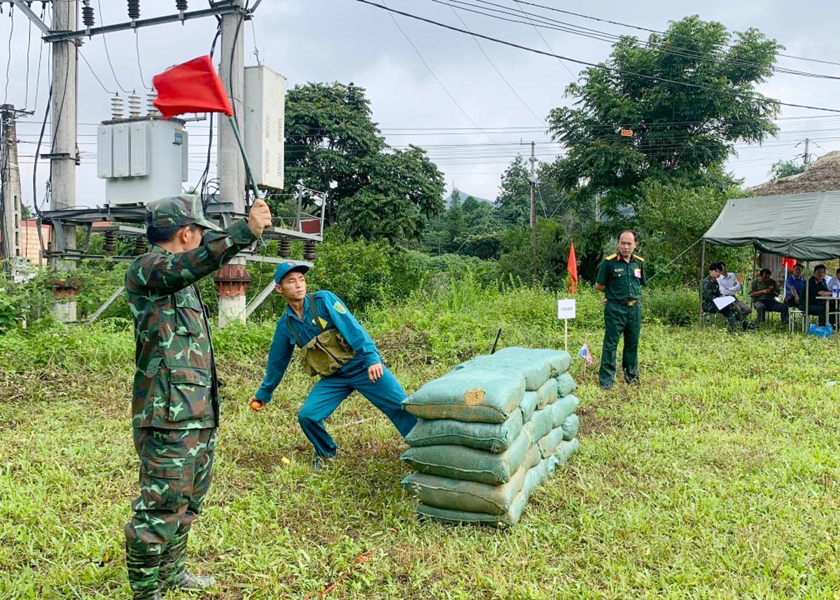 VĐV tham gia nội dung thi ném lựu đạn