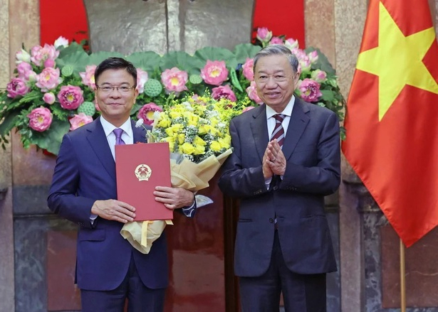 Chủ tịch nước Tô Lâm trao Quyết định bổ nhiệm cho Phó Thủ tướng Lê Thành Long