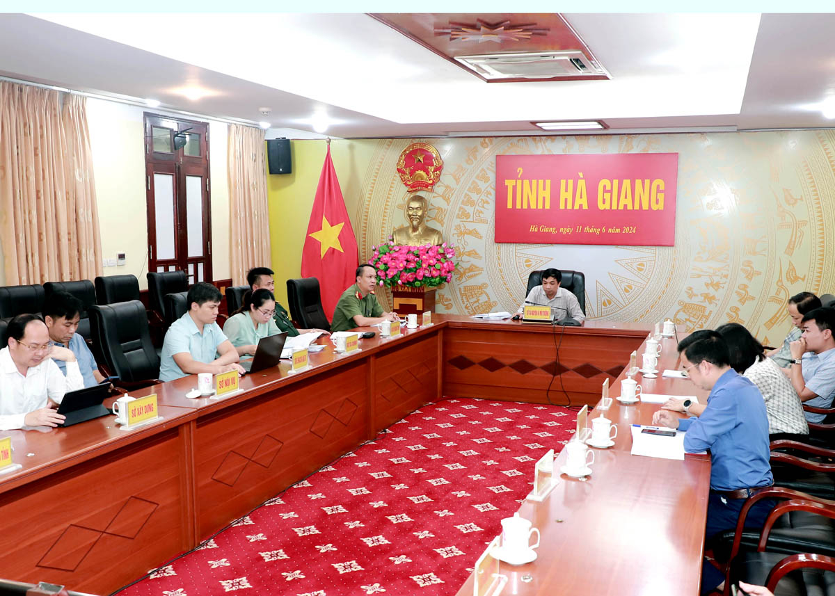 Toàn cảnh hội nghị tại điểm cầu tỉnh Hà Giang.