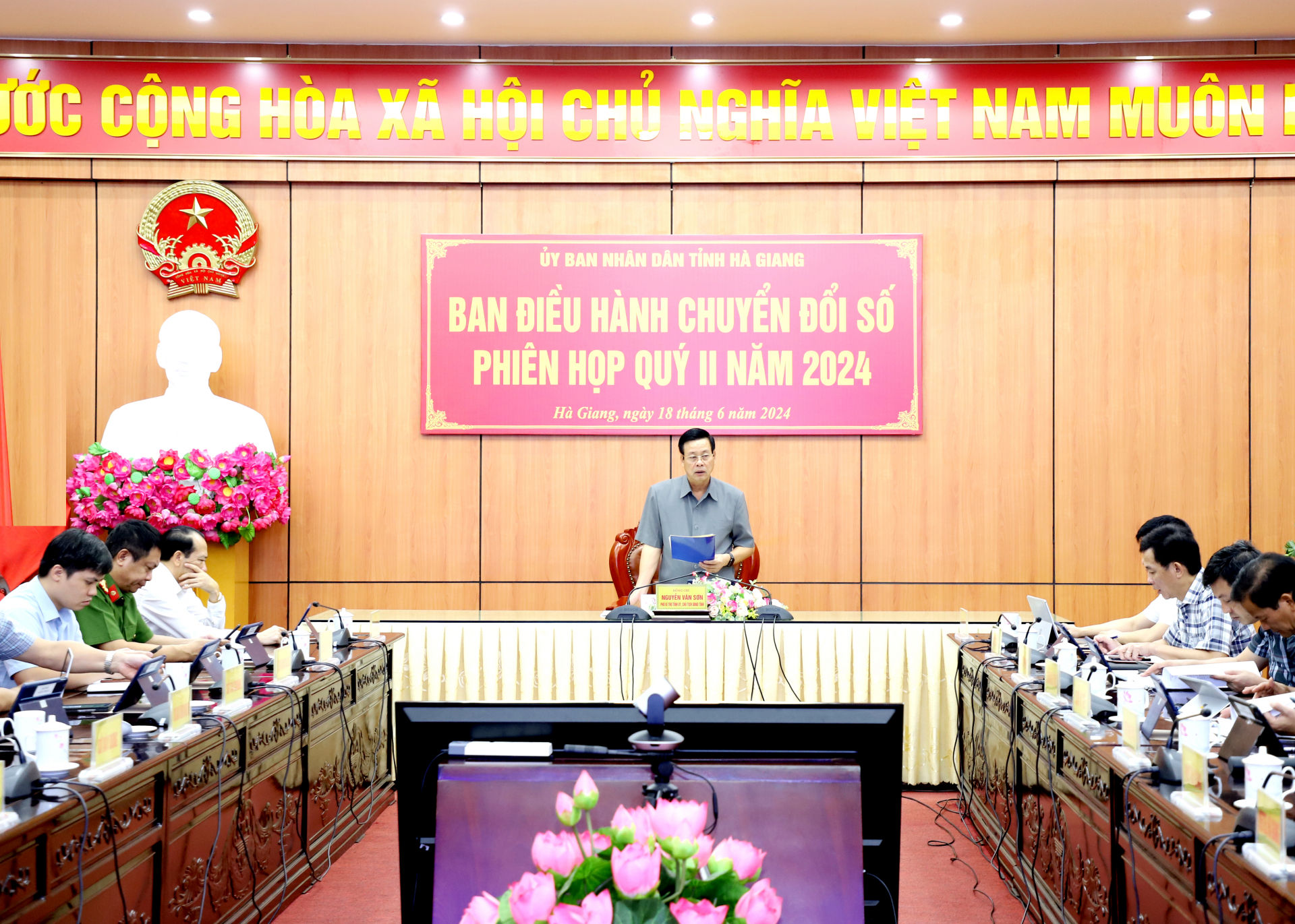 Toàn cảnh phiên họp.