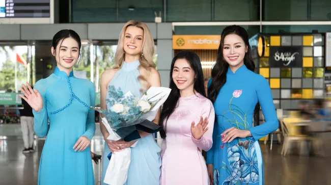 Bà Phạm Kim Dung, Hoa hậu Ý Nhi, Á hậu Đào Hiền đón Miss World 2024 tại sân bay.