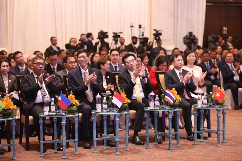Đại biểu các nước ASEAN dự AMMSTI-20. (Ảnh: Fresh News)