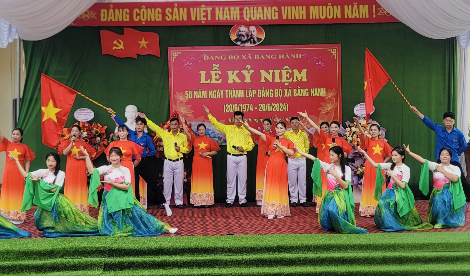 Tiết mục văn nghệ tại lễ kỷ niệm  