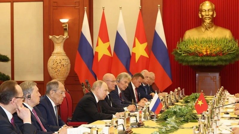 Tổng thống Liên bang Nga Vladimir Putin và Đoàn Liên bang Nga tại cuộc hội đàm với Tổng Bí thư Nguyễn Phú Trọng. (Ảnh: Trí Dũng/TTXVN)