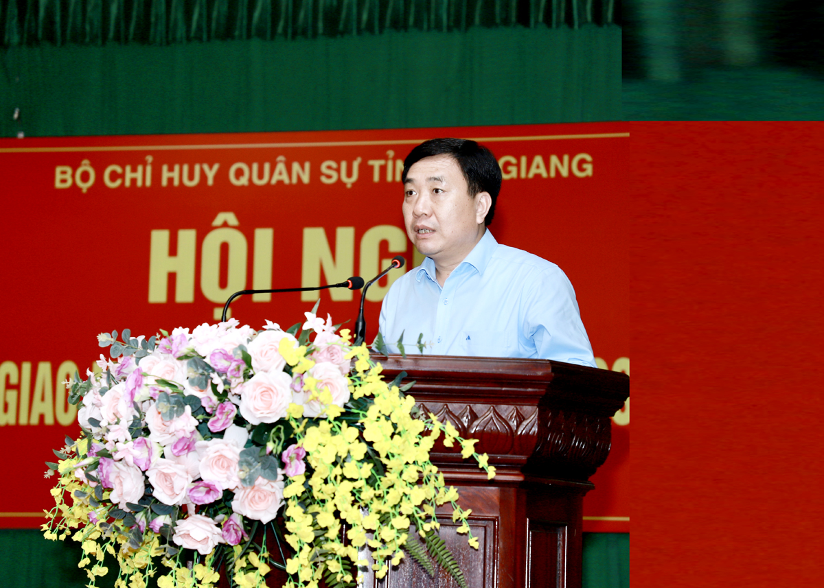 Quyền Bí thư Tỉnh ủy Nguyễn Mạnh Dũng phát biểu tại Hội nghị