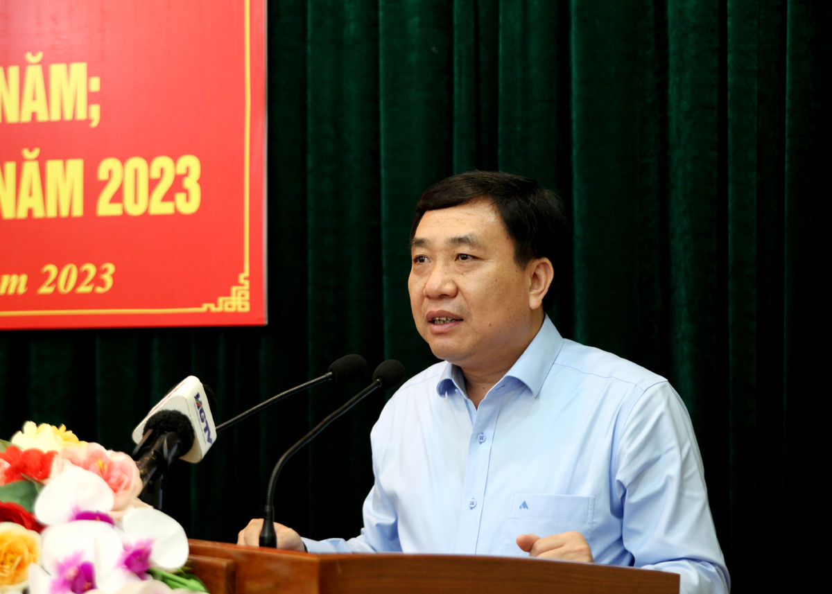 Quyền Bí thư Tỉnh ủy Nguyễn Mạnh Dũng phát biểu chỉ đạo tại hội nghị.

