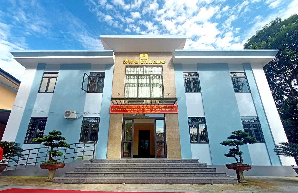 Trụ sở Công an xã Tân Quang vừa được khánh thành và bàn giao sử dụng vào trung tuần tháng 7.2023