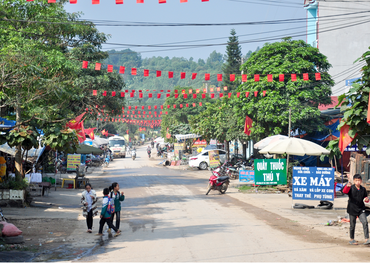 Trung tâm xã Liên Hiệp đang trên đà phát triển.
