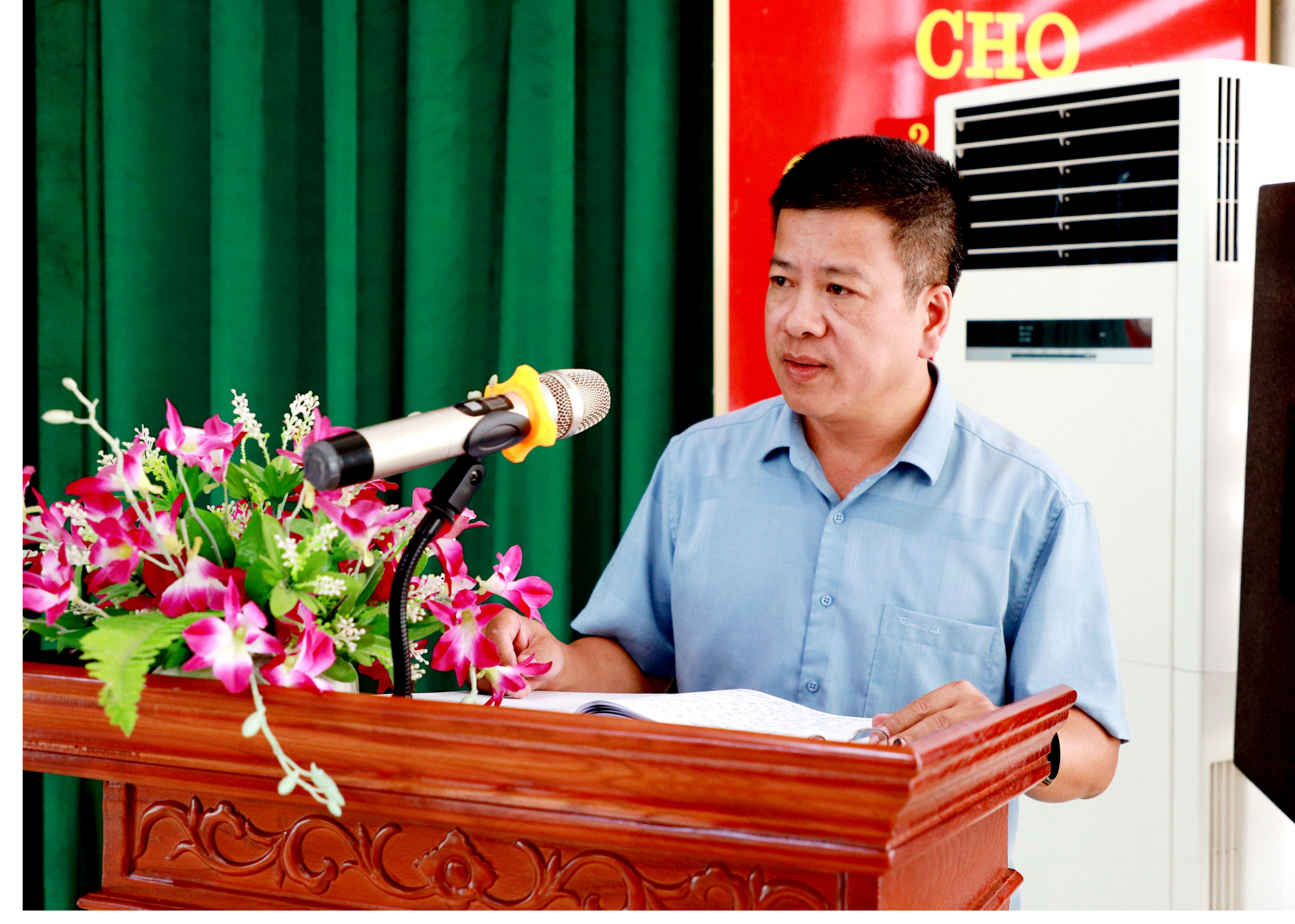 Tổng Biên tập Báo Hà Giang Nguyễn Trung Thu phát biểu tại ngày hội.