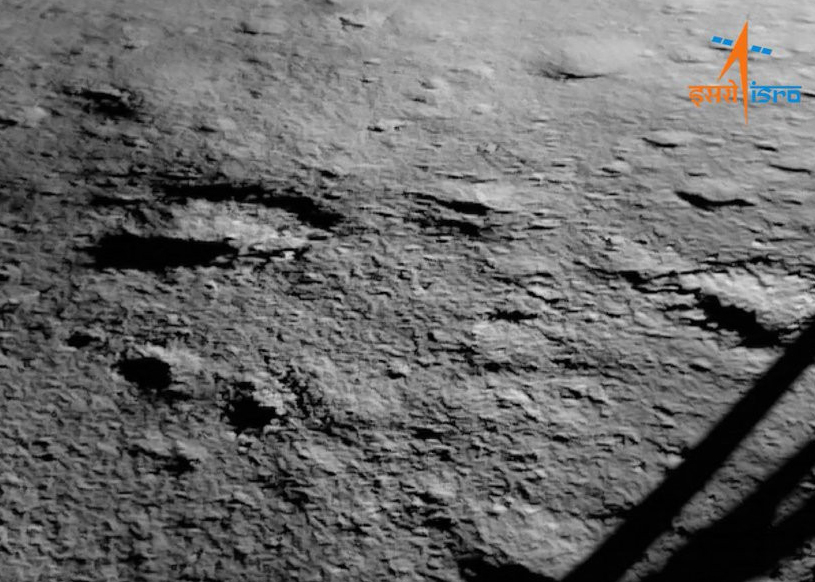 
Tàu Chandrayaan-3 của Ấn Độ hạ cánh xuống mặt trăng.
