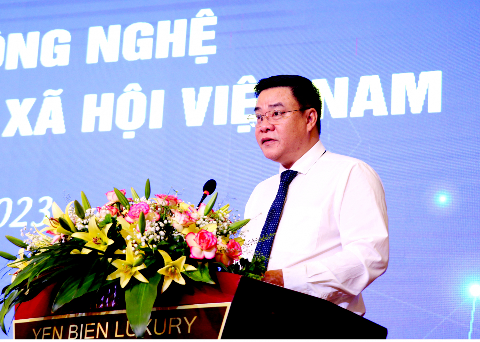Phó Chủ tịch Thường trực UBND tỉnh Hoàng Gia Long phát biểu tại hội thảo.