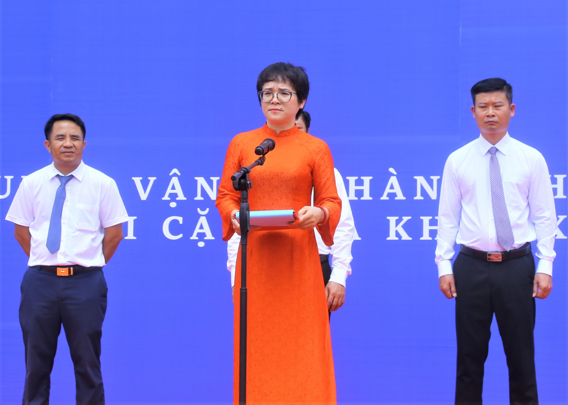 Phó Giám đốc Sở GTVT Nguyễn Thu Thủy phát biểu tại buổi lễ.