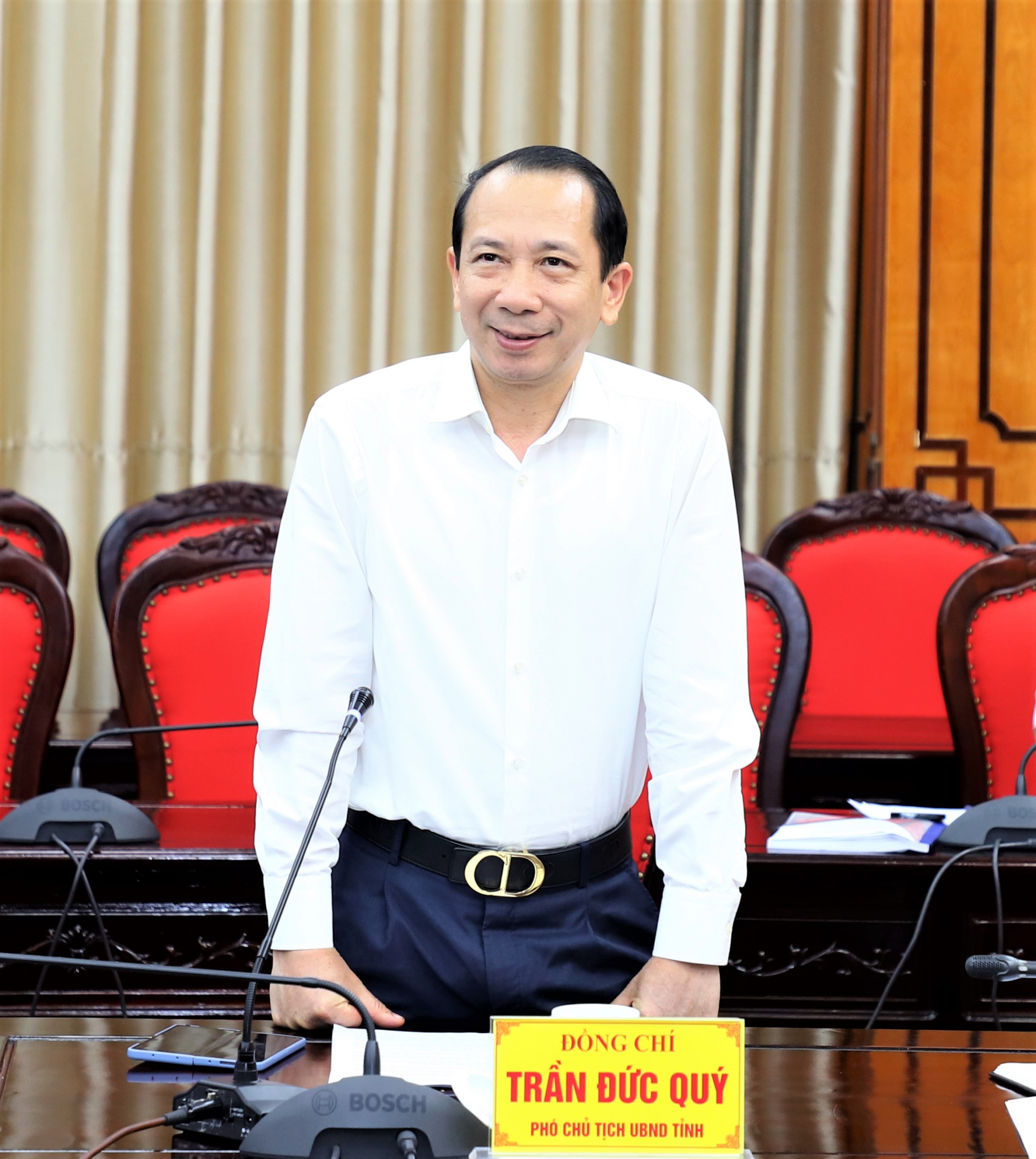 Phó Chủ tịch UBND tỉnh Trần Đức Quý đề nghị các ngành, địa phương chủ động nắm bắt khó khăn, nêu cao trách nhiệm người đứng đầu để tháo gỡ vướng mắc trong giải ngân vốn đầu tư công.