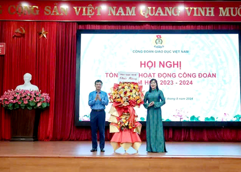 Hội nghị tổng kết hoạt động Công đoàn năm học 2023-2024, triển khai nhiệm vụ năm học 2024-2025.
