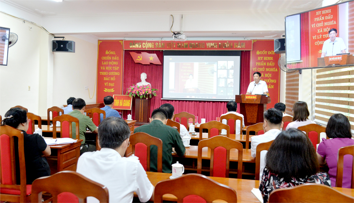 Lãnh đạo Ban Tuyên giáo Tỉnh ủy quán triệt cho đội ngũ báo cáo viên một số nội dung tuyên truyền trong thời gian tới 