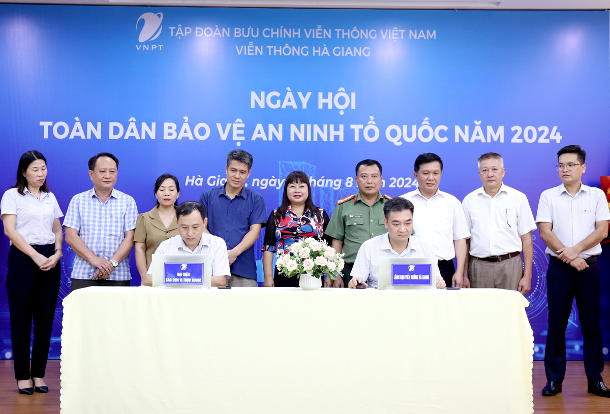 Các đơn vị ký kết phát động Phong trào toàn dân bảo vệ an ninh tổ quốc với Viễn thông Hà Giang bằng hình thức chữ kỹ số