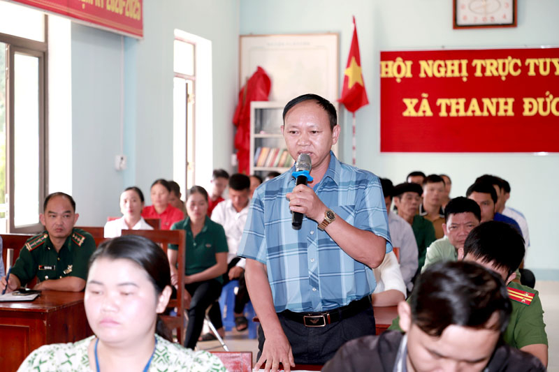 Cử tri Đặng Văn Thàn, thôn Nặm Nịch, xã Thanh Đức kiến nghị với Đoàn đại biểu HĐND tỉnh cần có chương trình sửa chữa, khắc phục 5km đường bê – tông và 4km kênh mương tưới tiêu phục vụ cho 10ha đất sản xuất.