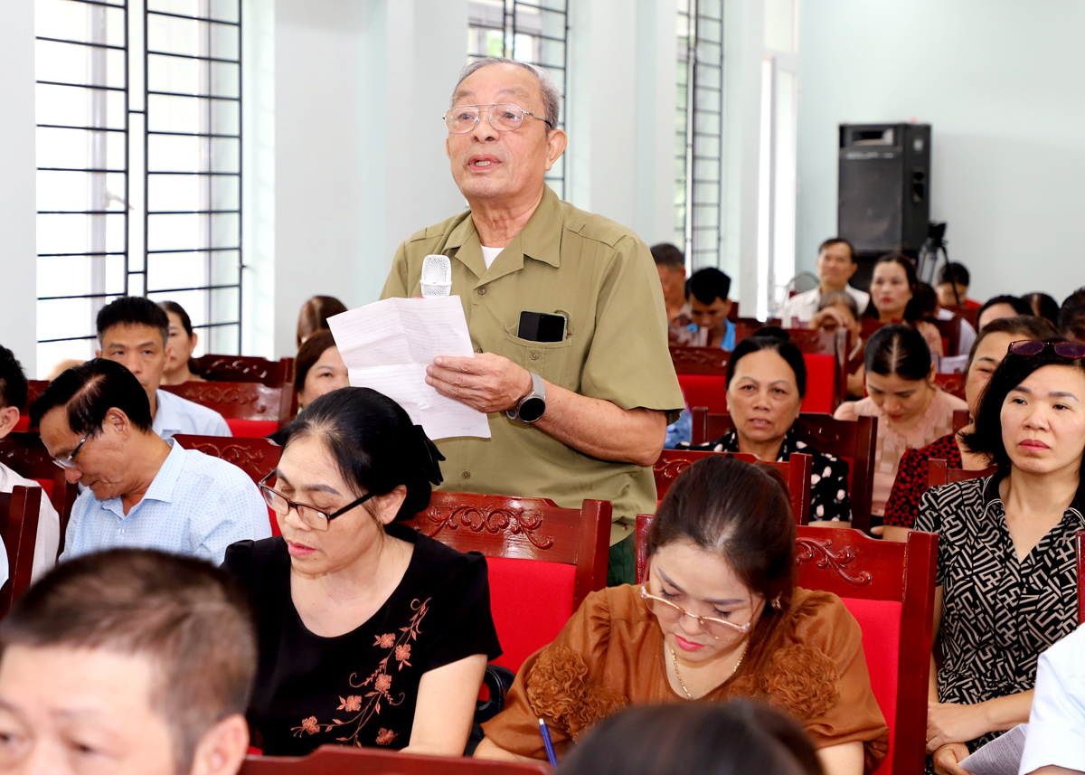 Người dân phường Ngọc Hà đối thoại với Ủy ban Mặt trận Tổ quốc và đại biểu HĐND 3 cấp.