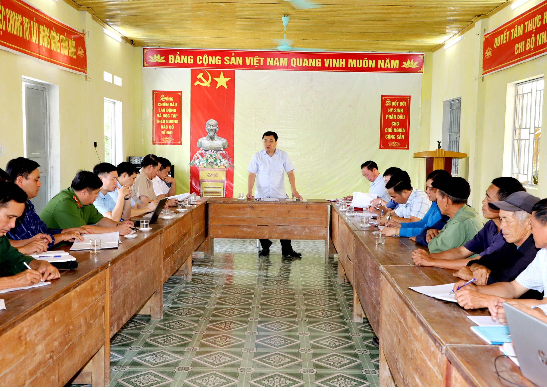 
Toàn cảnh buổi làm việc.