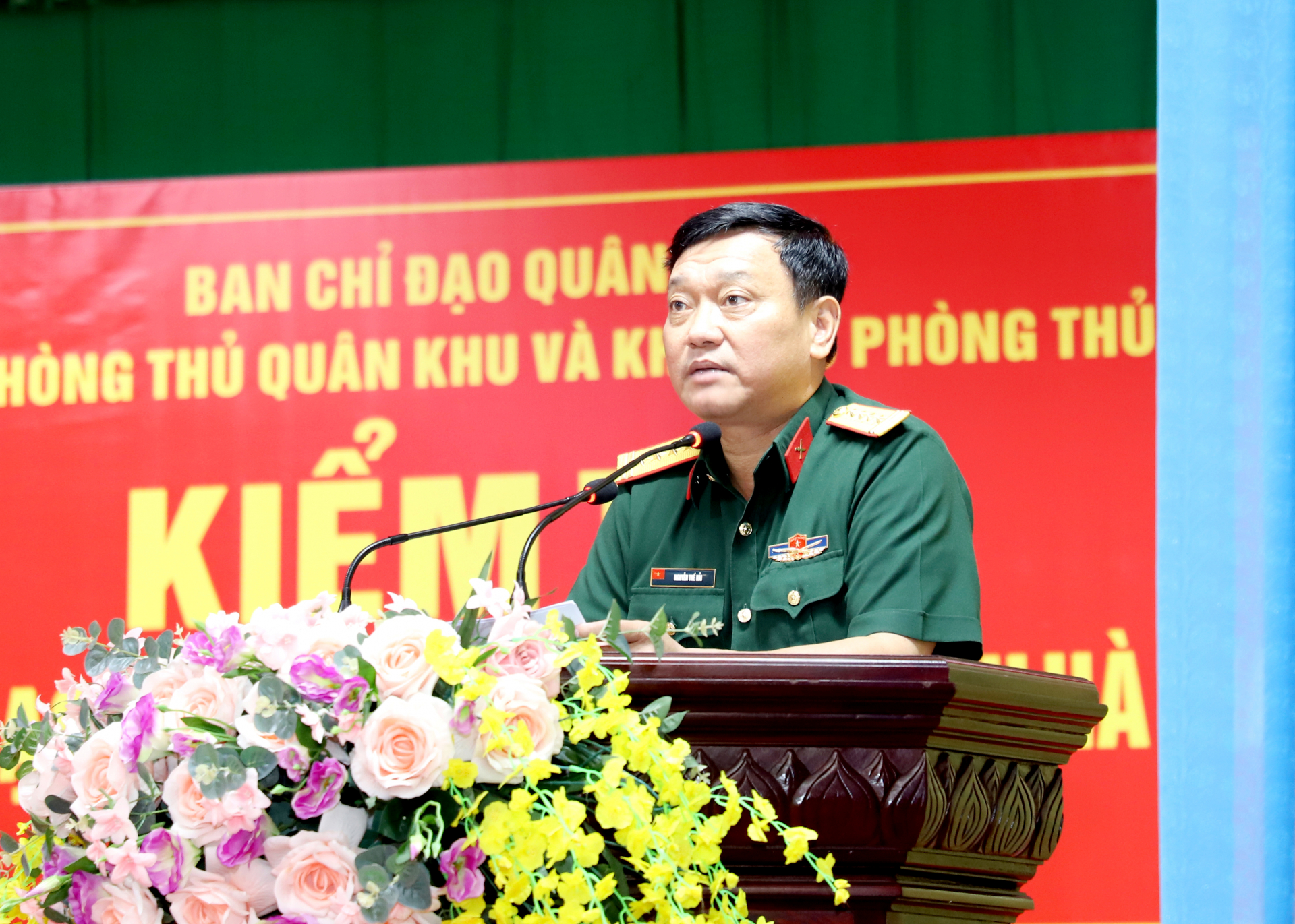 Đại tá Nguyễn Thế Hải, Phó Tham mưu trưởng Quân khu 2 phổ biến, hiệp đồng nội dung kiểm tra.