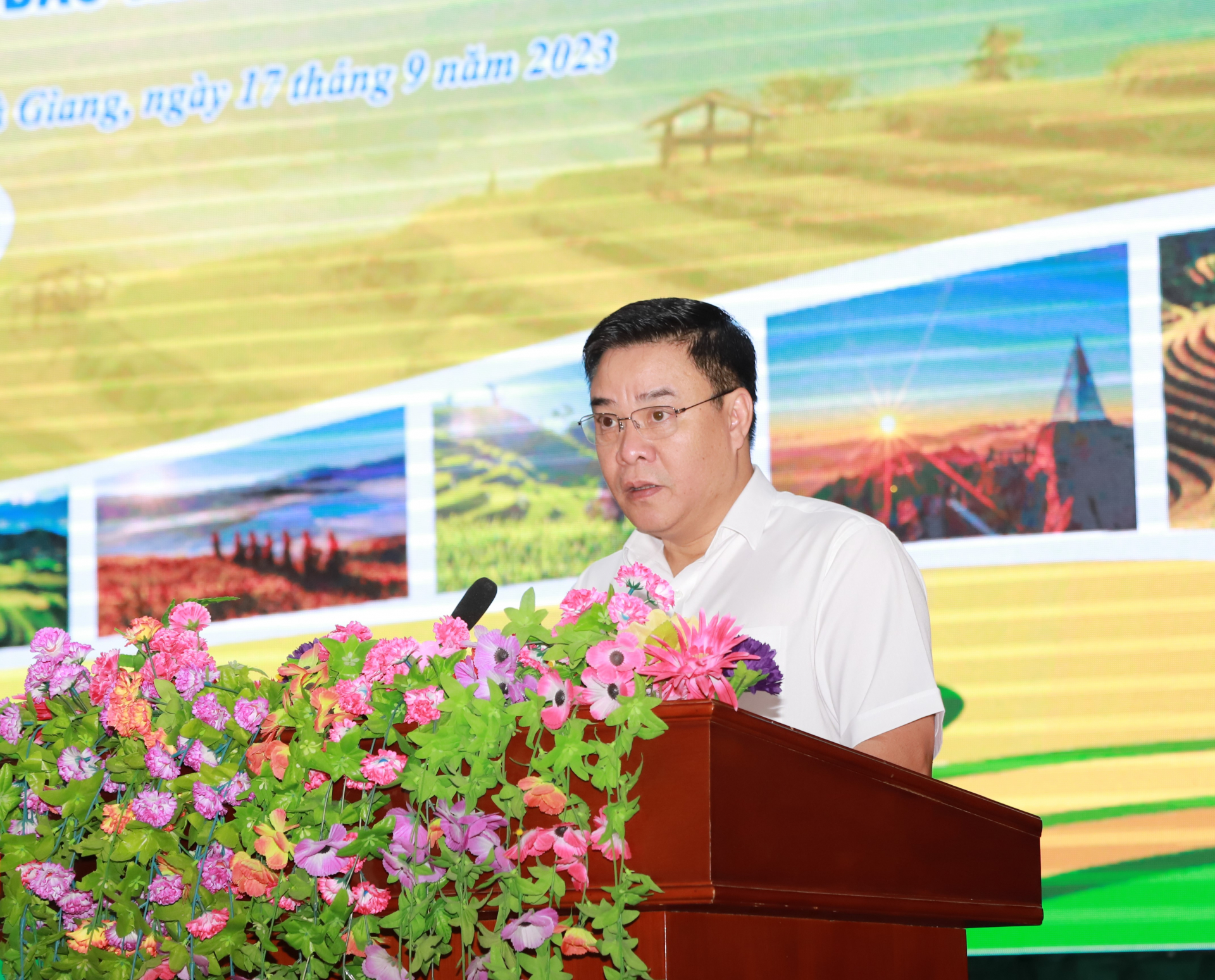 Phó Chủ tịch Thường trực UBND tỉnh Hoàng Gia Long phát biểu khai mạc hội thảo.